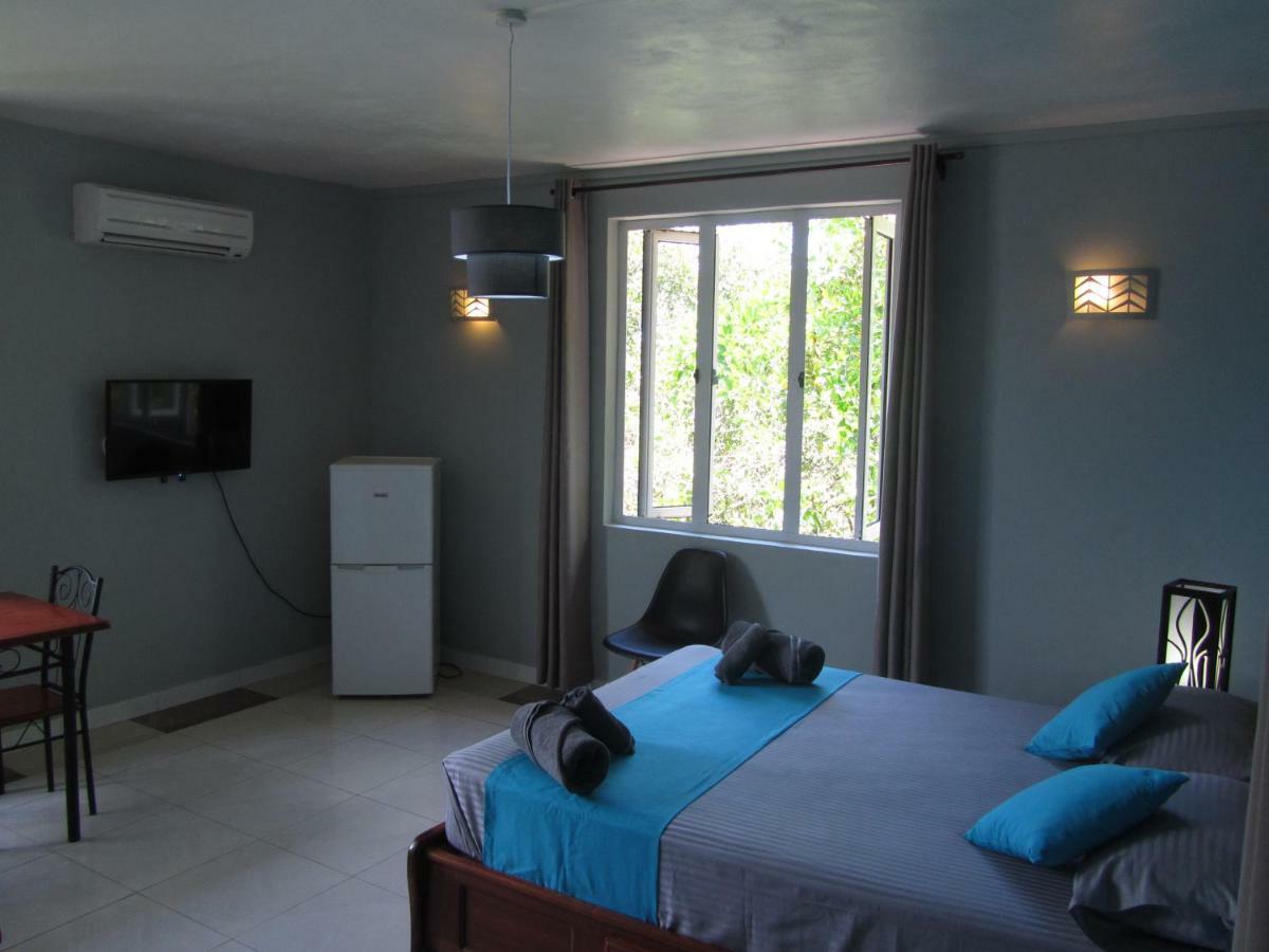 Lariad Bnb Flic en Flac ภายนอก รูปภาพ